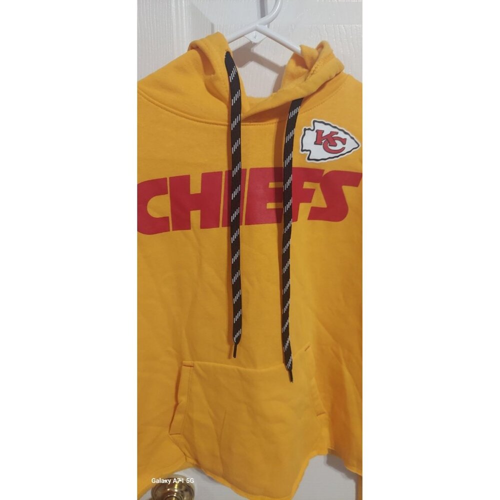 Kansas City Chiefs Yellow Hoodie Sweatshirt Juniors Size 3/5 NWT Patrick Mahomes - Picture 2 of 9